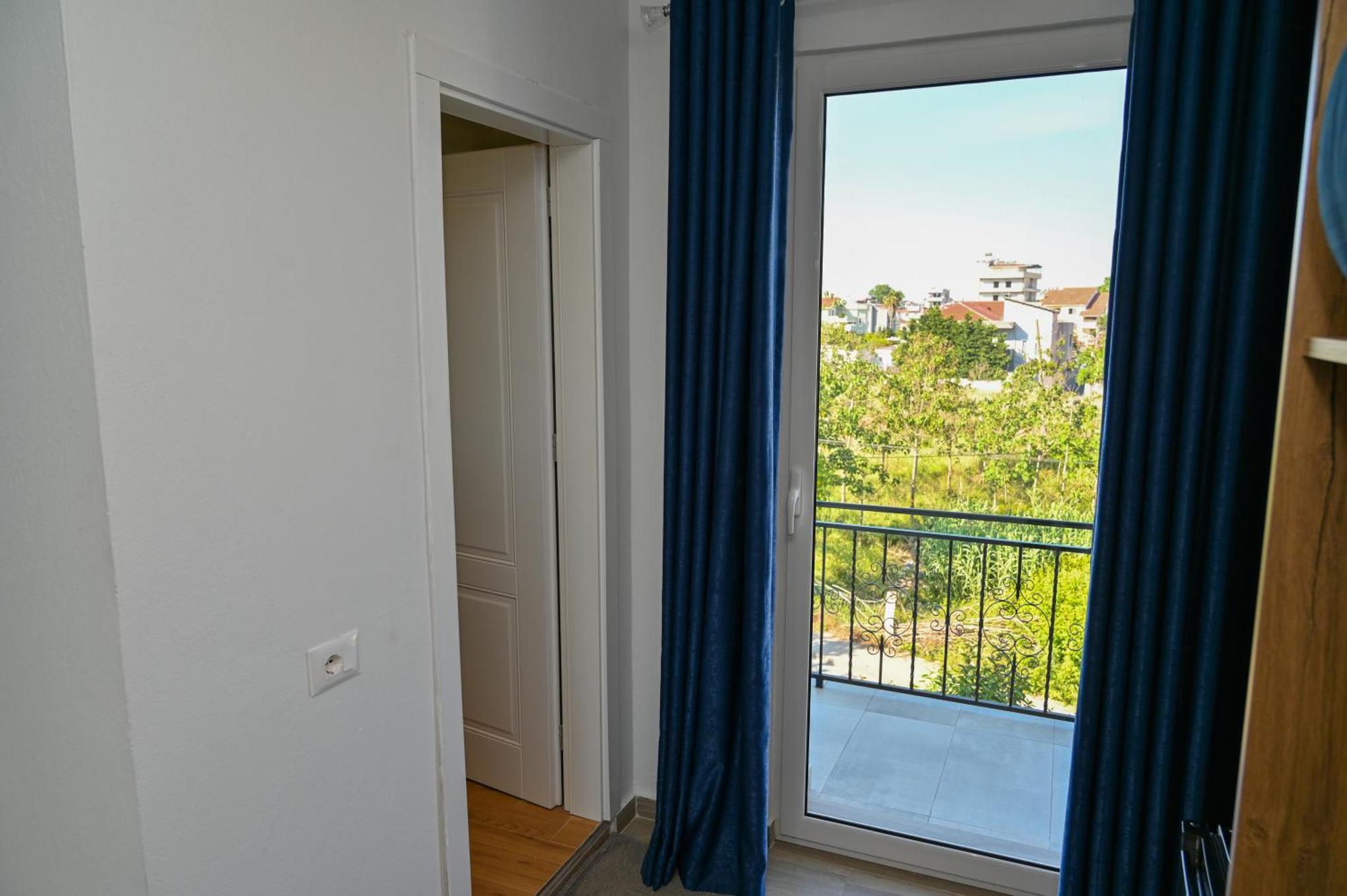 Vila Aaron Durrës Buitenkant foto