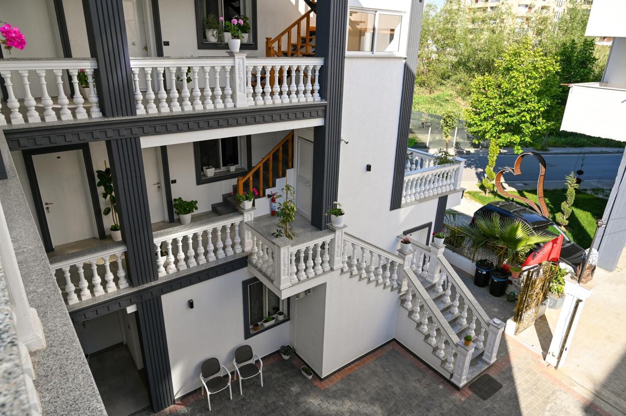 Vila Aaron Durrës Buitenkant foto