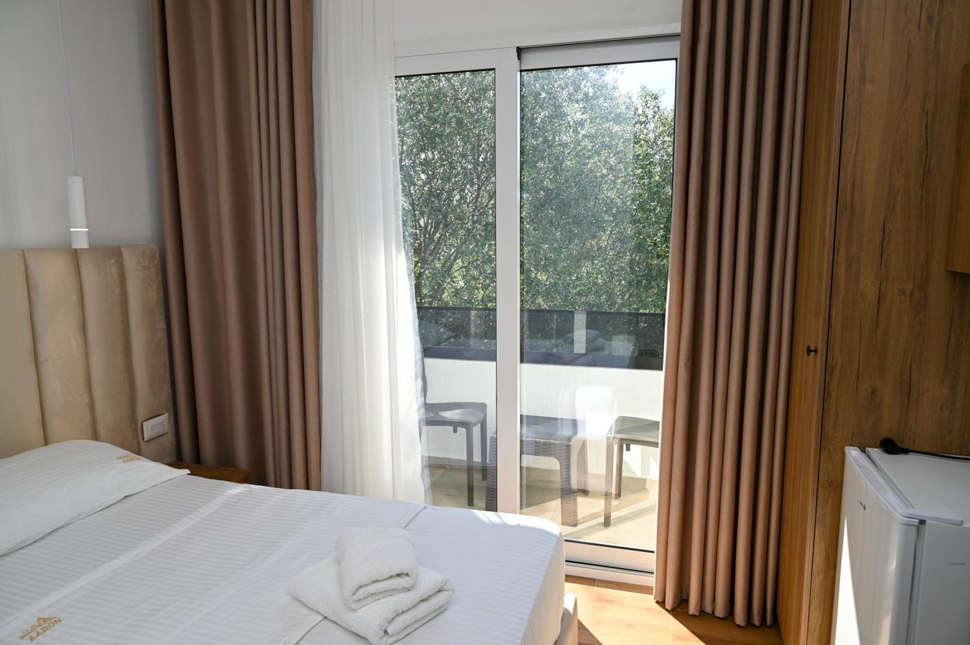 Vila Aaron Durrës Buitenkant foto