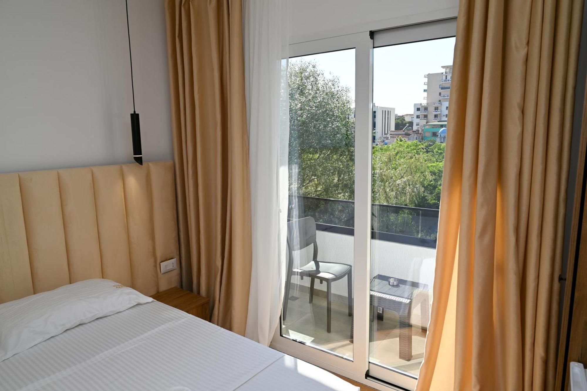 Vila Aaron Durrës Buitenkant foto