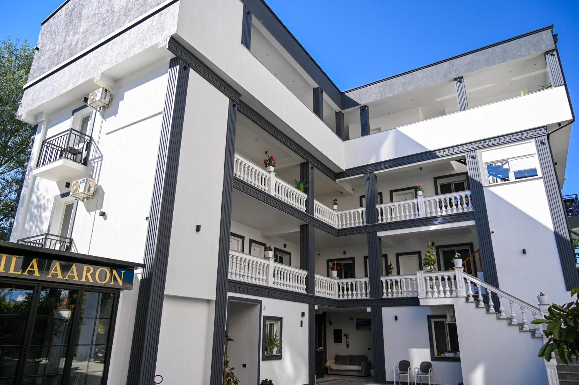 Vila Aaron Durrës Buitenkant foto