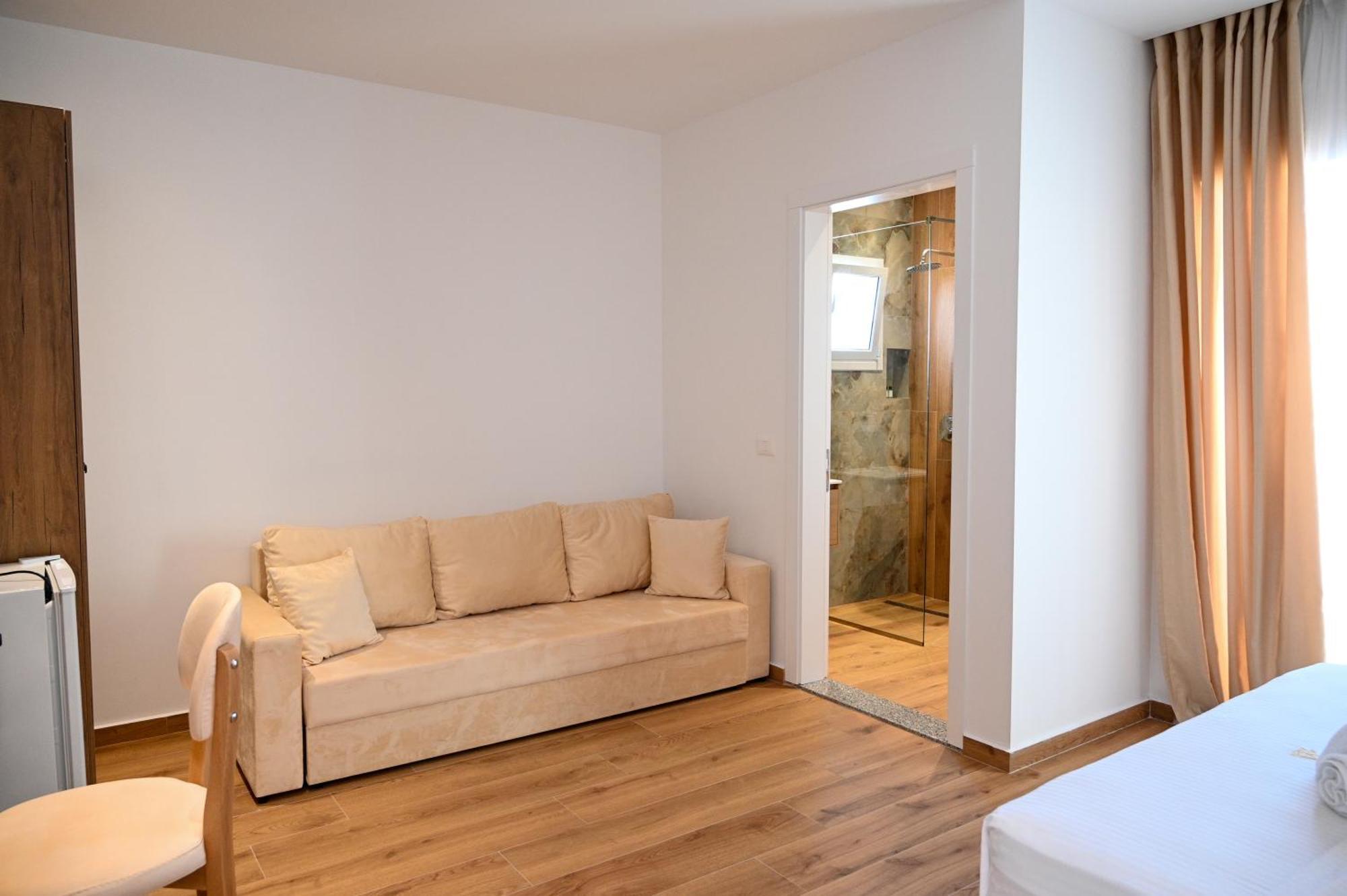 Vila Aaron Durrës Buitenkant foto